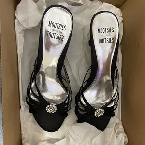 Black mootsies tootsies formal heels